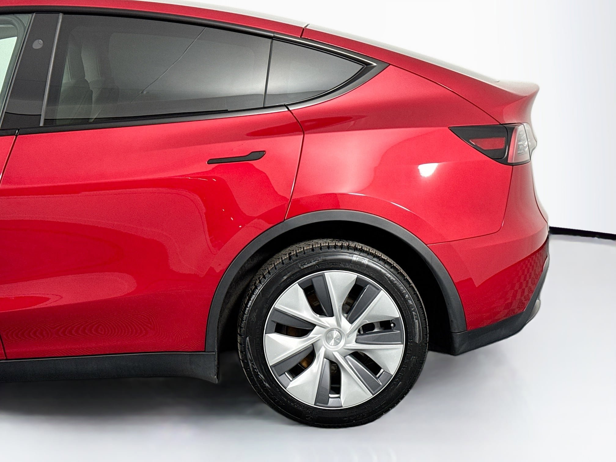 Used 2023 Tesla Model Y Long Range AWD/4WD image 47