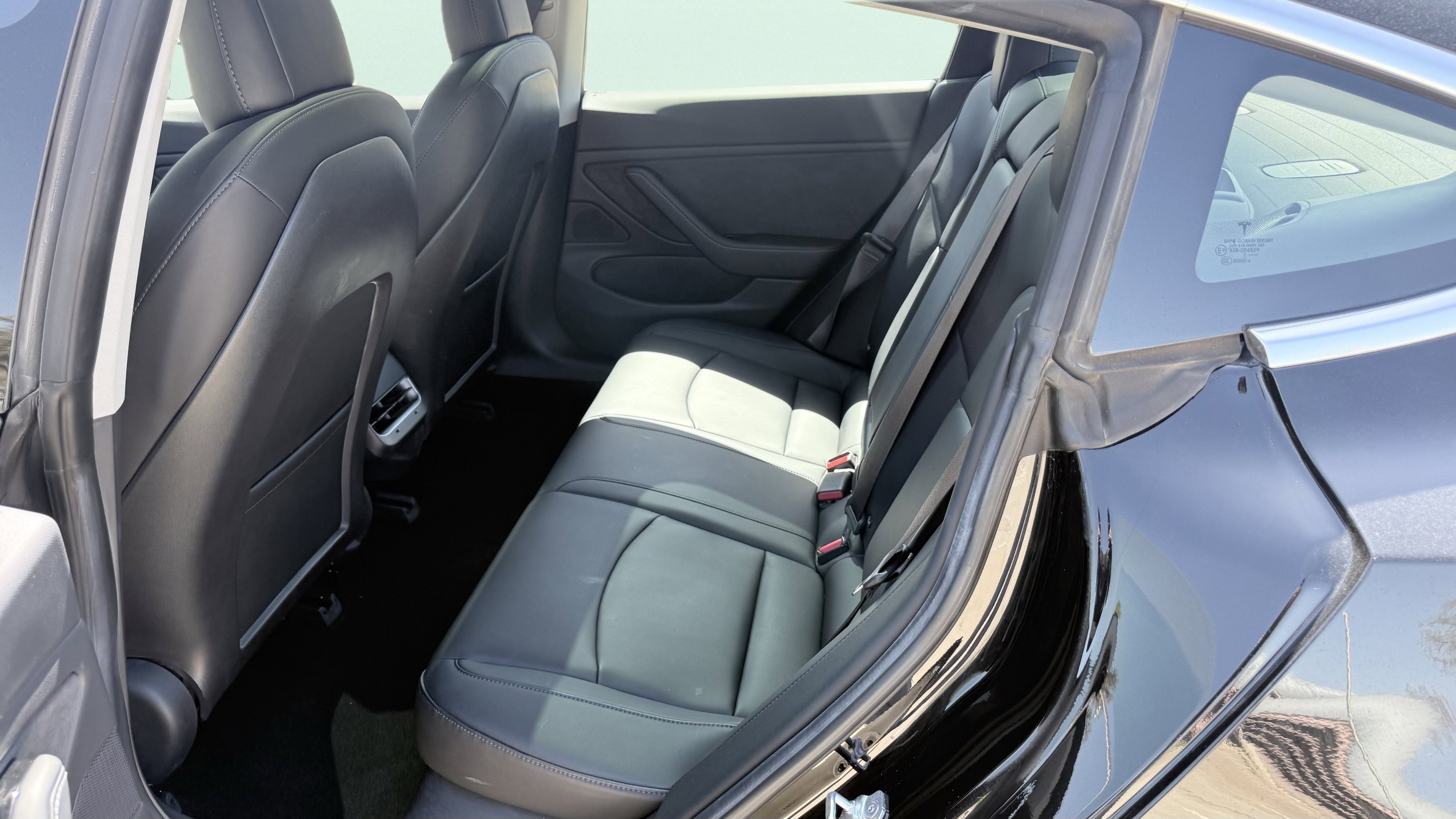 Used 2018 Tesla Model 3 Long Range image 35