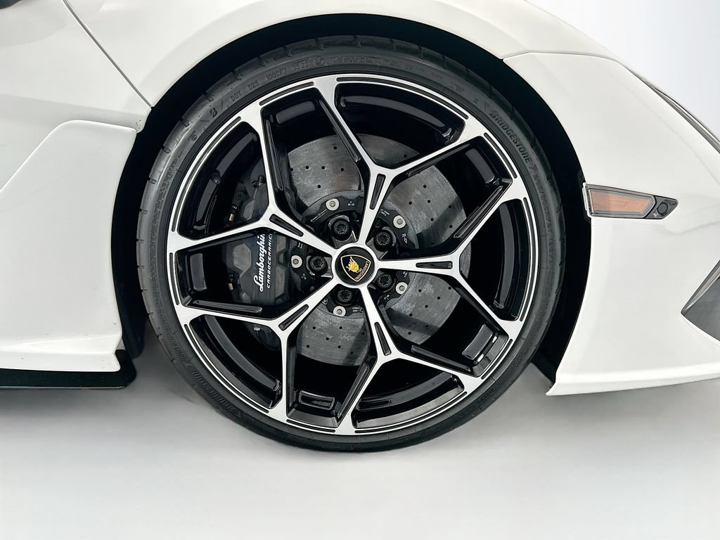 Used 2024 Lamborghini Revuelto AWD/4WD image 27