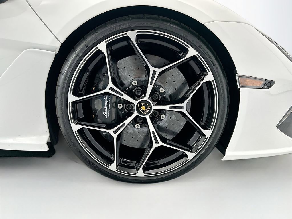 Used 2024 Lamborghini Revuelto AWD/4WD image 27