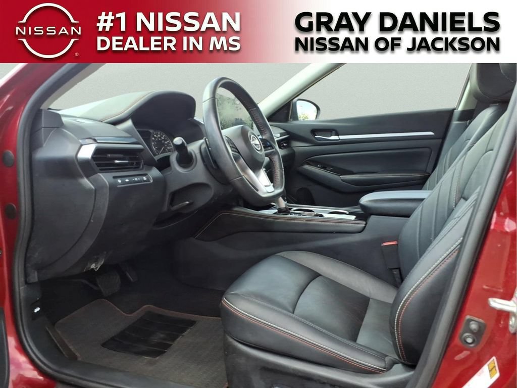 Certified 2024 Nissan Altima 2.0 SR FWD image 9