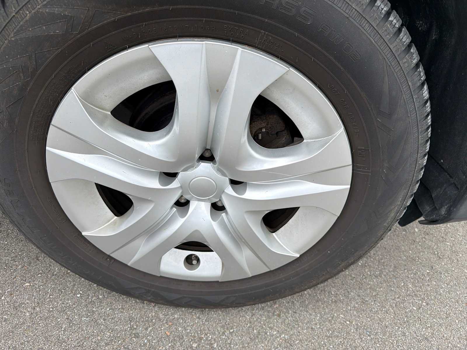Used 2013 Toyota RAV4 LE AWD/4WD image 17