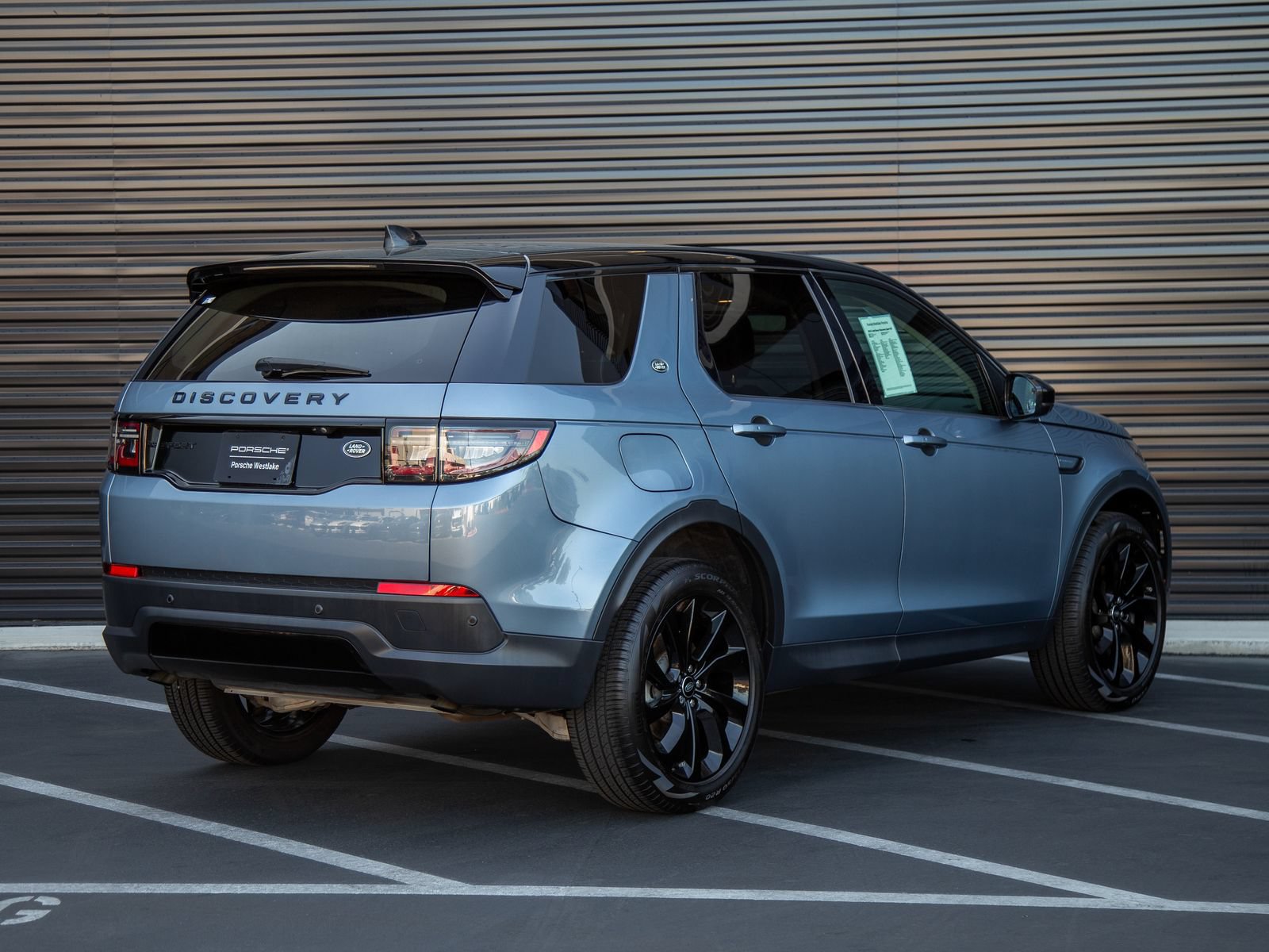 Used 2022 Land Rover Discovery Sport SE AWD/4WD image 7