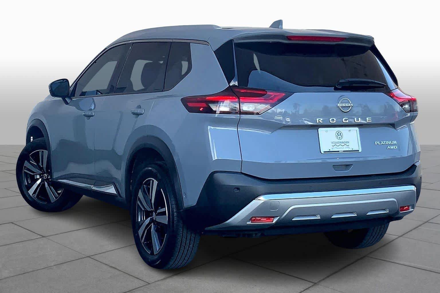 Used 2023 Nissan Rogue SV AWD/4WD image 12
