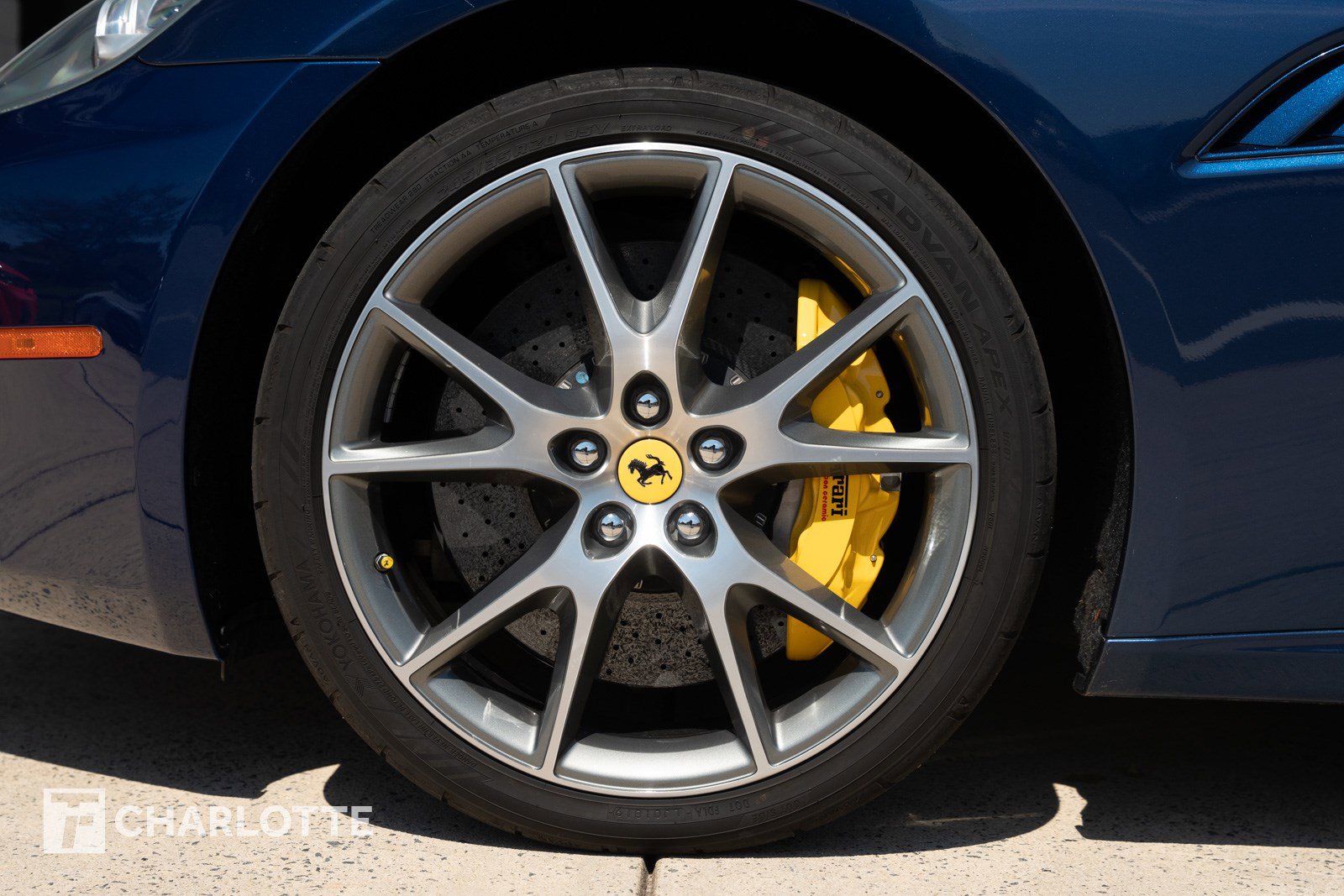 Used 2011 Ferrari California image 12