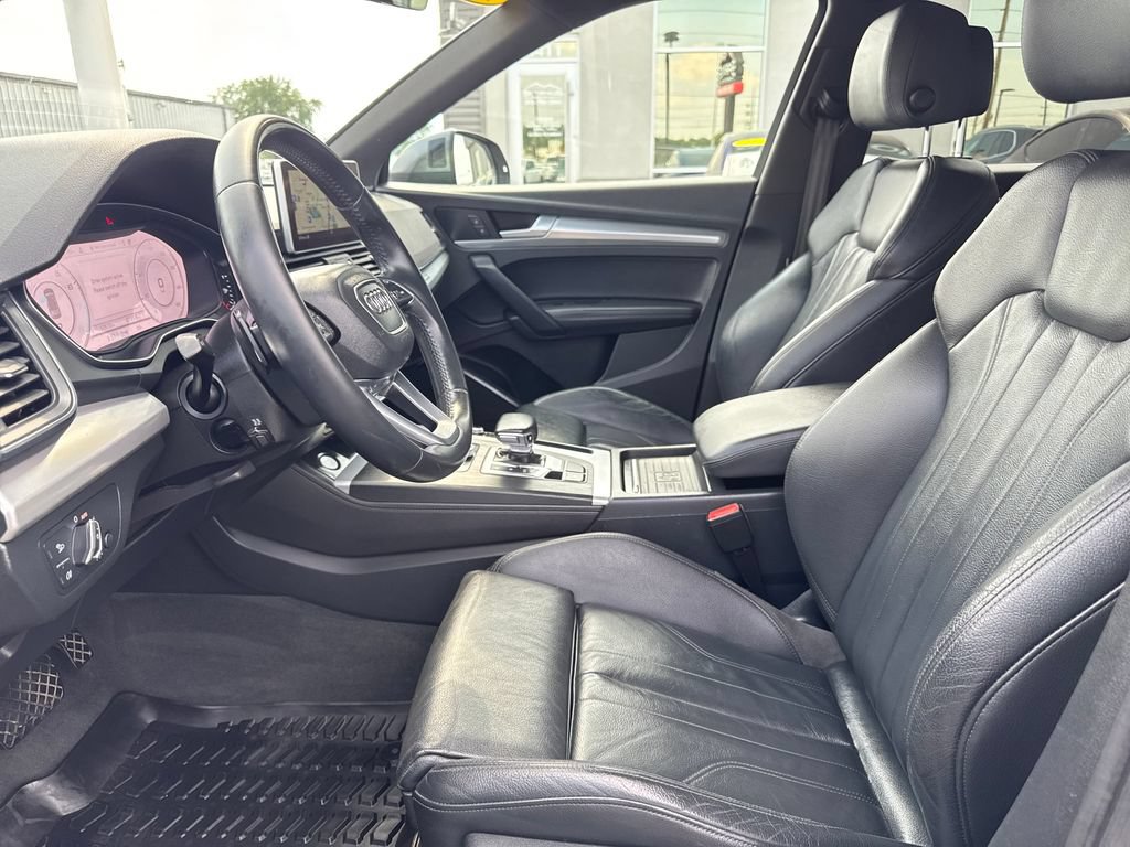 Used 2020 Audi Q5 2.0T Titanium Premium Plus w/ Premium Plus Package AWD/4WD image 9