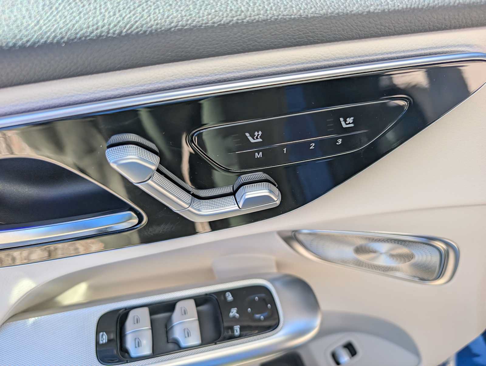New 2027 Mercedes-Benz GLC 300 4MATIC image 32