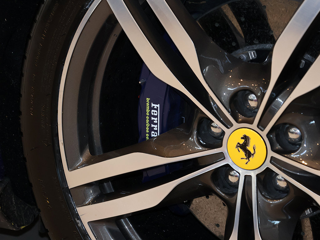 Certified 2019 Ferrari Portofino RWD image 58