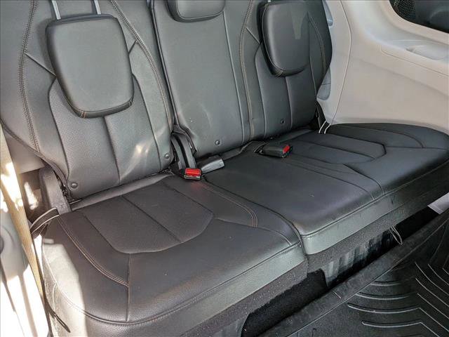 Used 2020 Chrysler Pacifica Touring-L Plus image 20