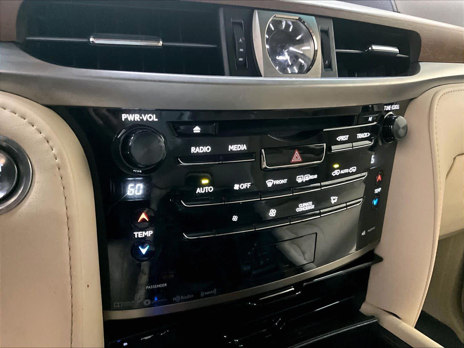 Used 2019 Lexus LX 570 4WD w/ Luxury Package image 37