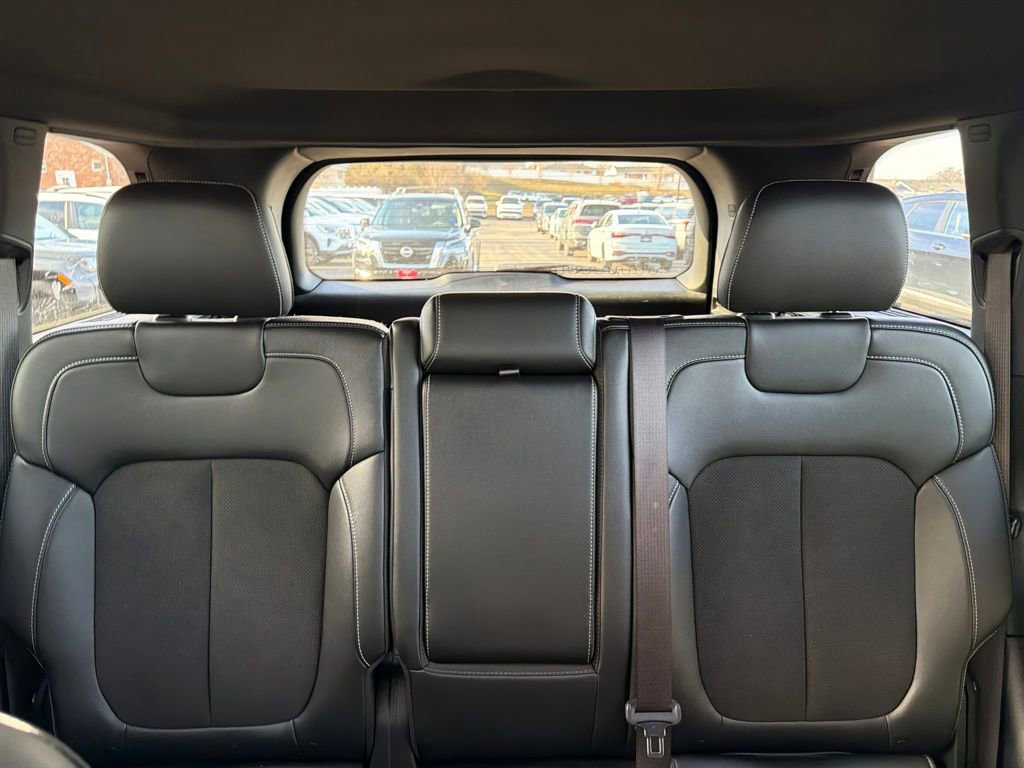 Used 2023 Jeep Grand Cherokee Altitude image 24