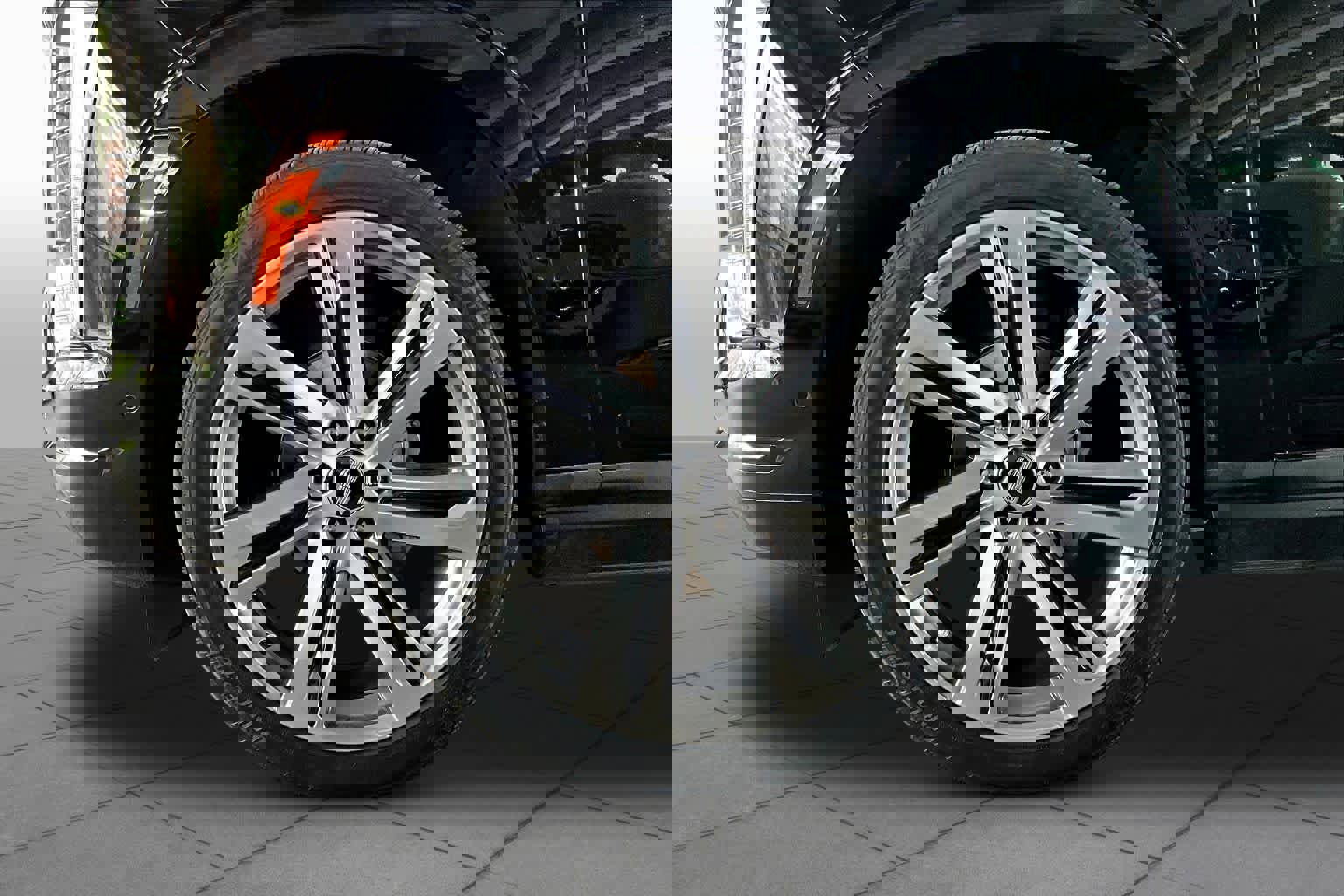 Used 2025 Cadillac Escalade Sport Platinum image 10