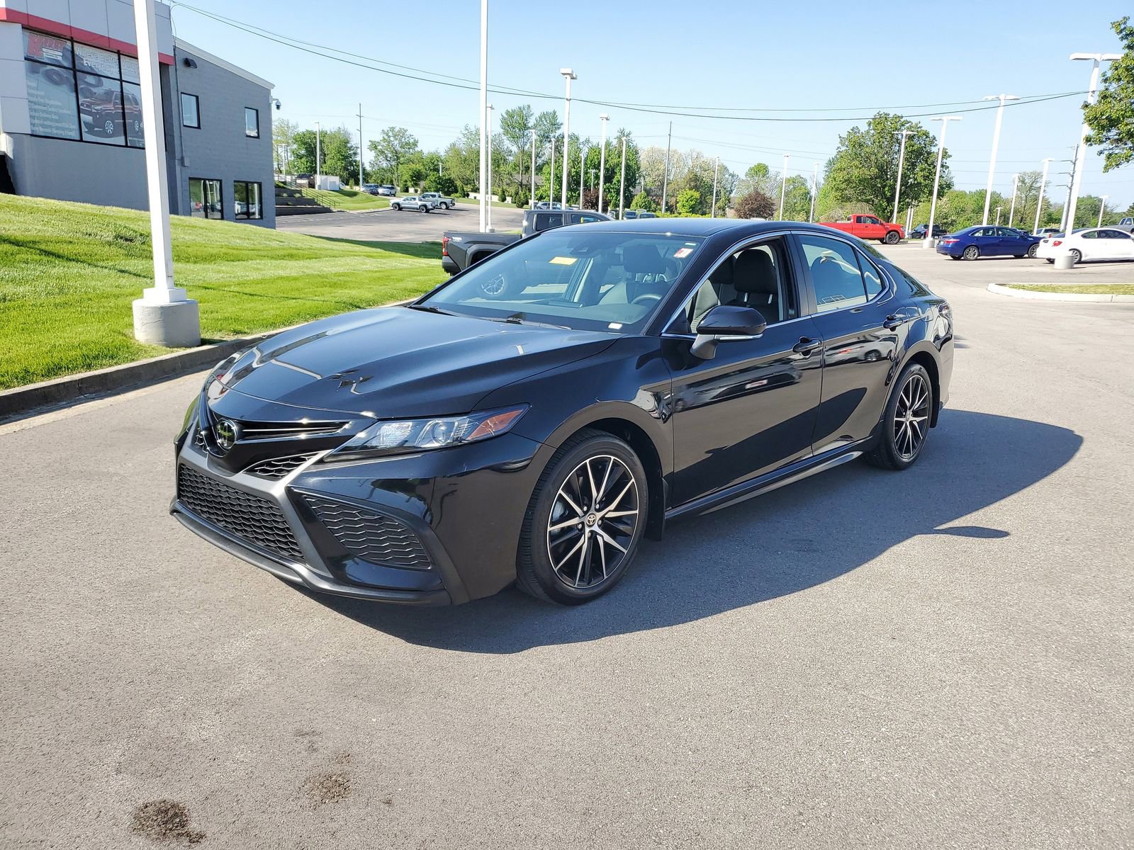 Certified 2024 Toyota Camry SE AWD/4WD image 2