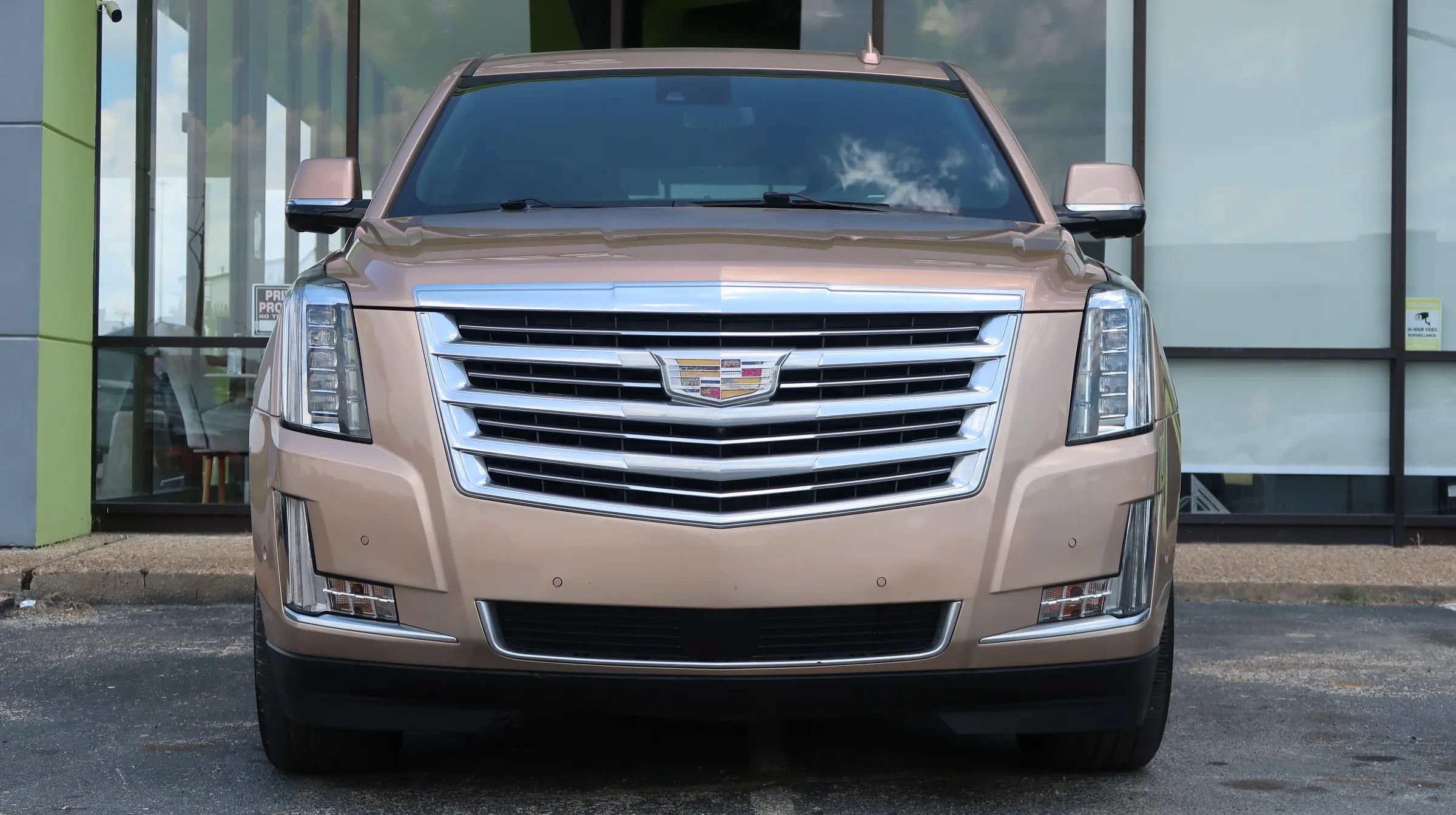 Used 2020 Cadillac Escalade Platinum AWD/4WD image 2