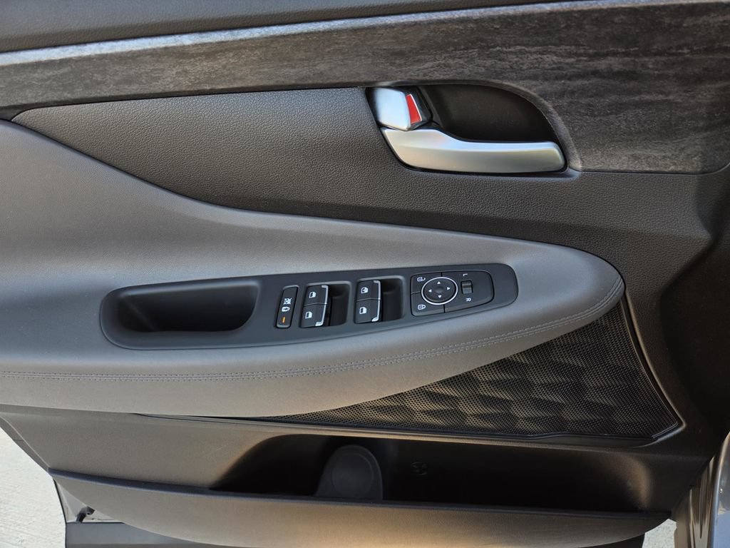 Used 2019 Hyundai Santa Fe SE FWD image 15