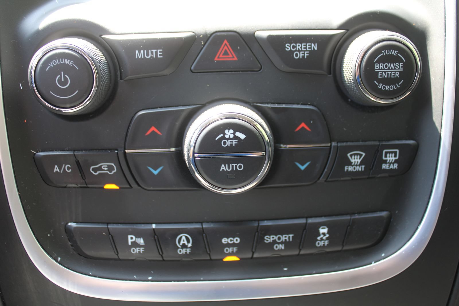Used 2019 Dodge Durango SXT RWD image 35