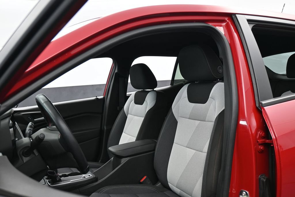 Used 2026 Chevrolet Trax RS FWD image 10