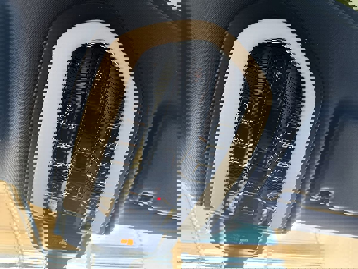 Used 2015 Porsche Macan S image 35