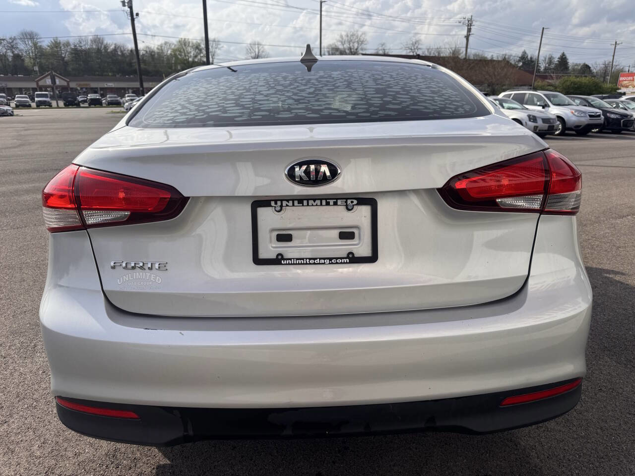 Used 2017 Kia Forte LX image 9