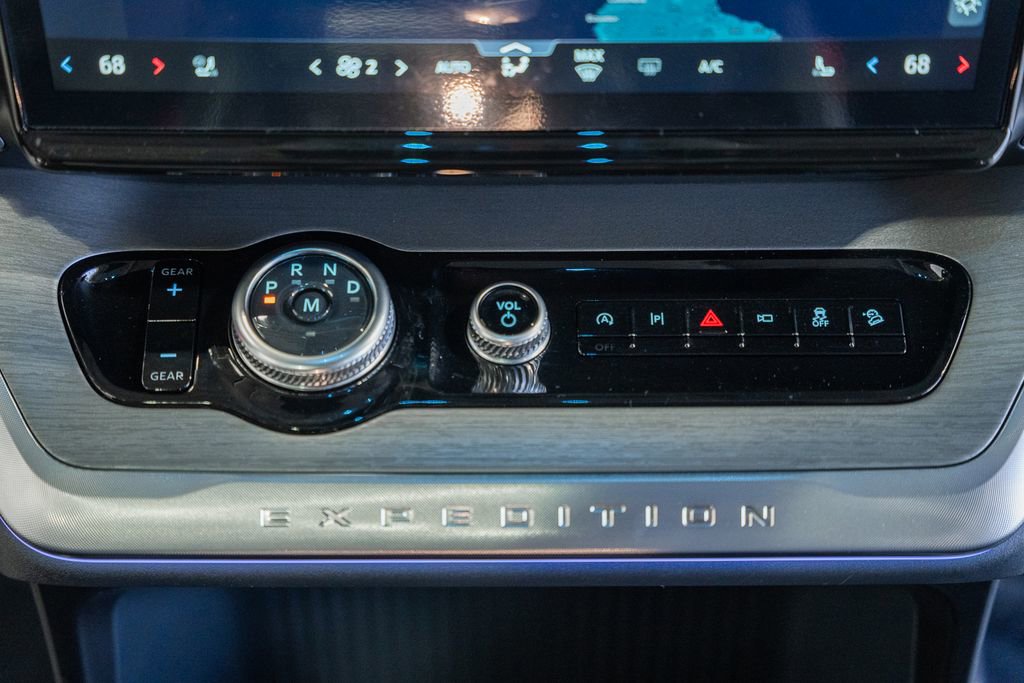 Used 2025 Ford Expedition Max Platinum w/ Driver's Package image 31