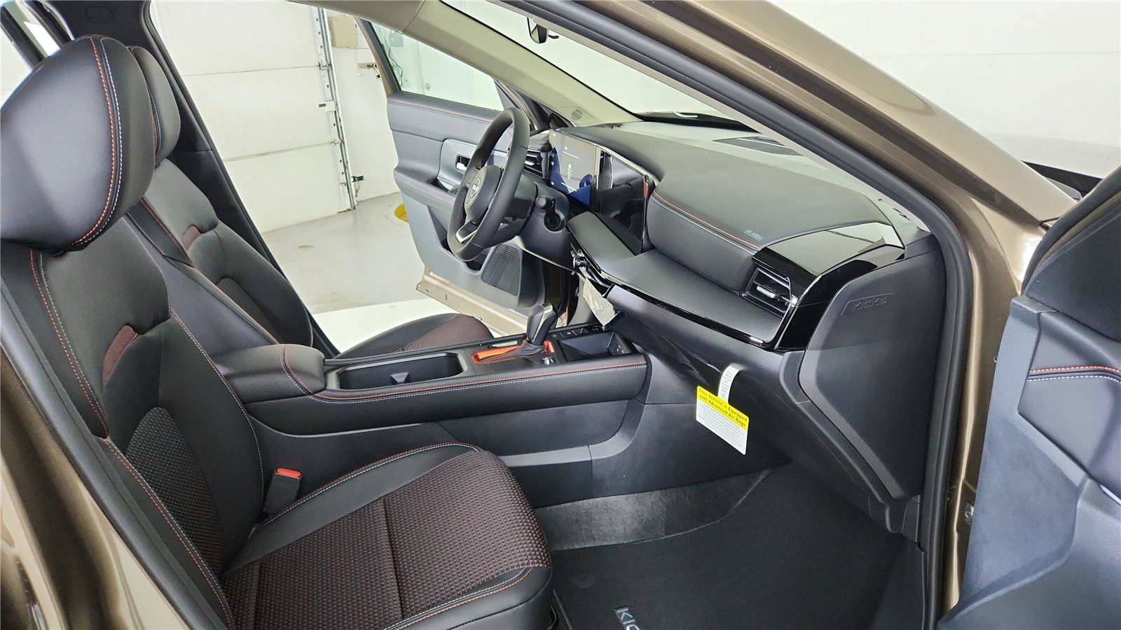 New 2026 Nissan Kicks SR w/ Illumination Package image 25