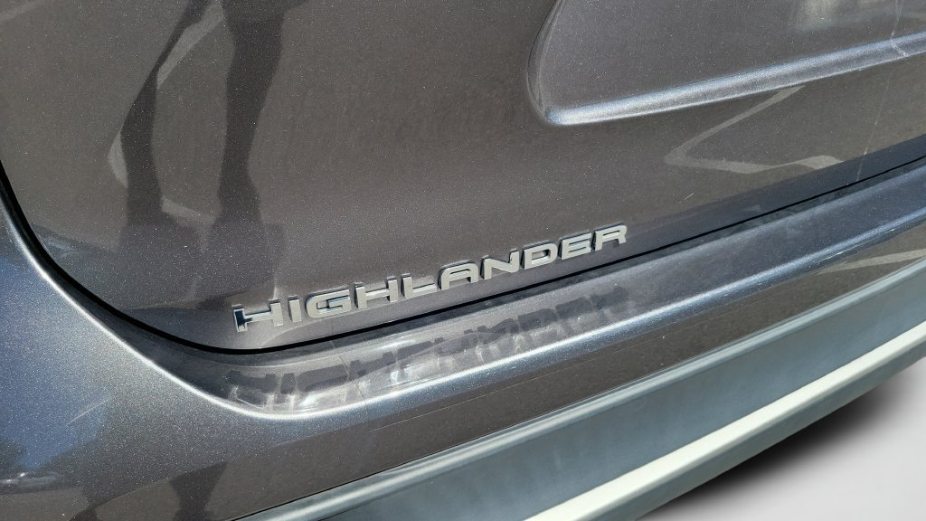 Used 2024 Toyota Highlander XSE FWD image 10