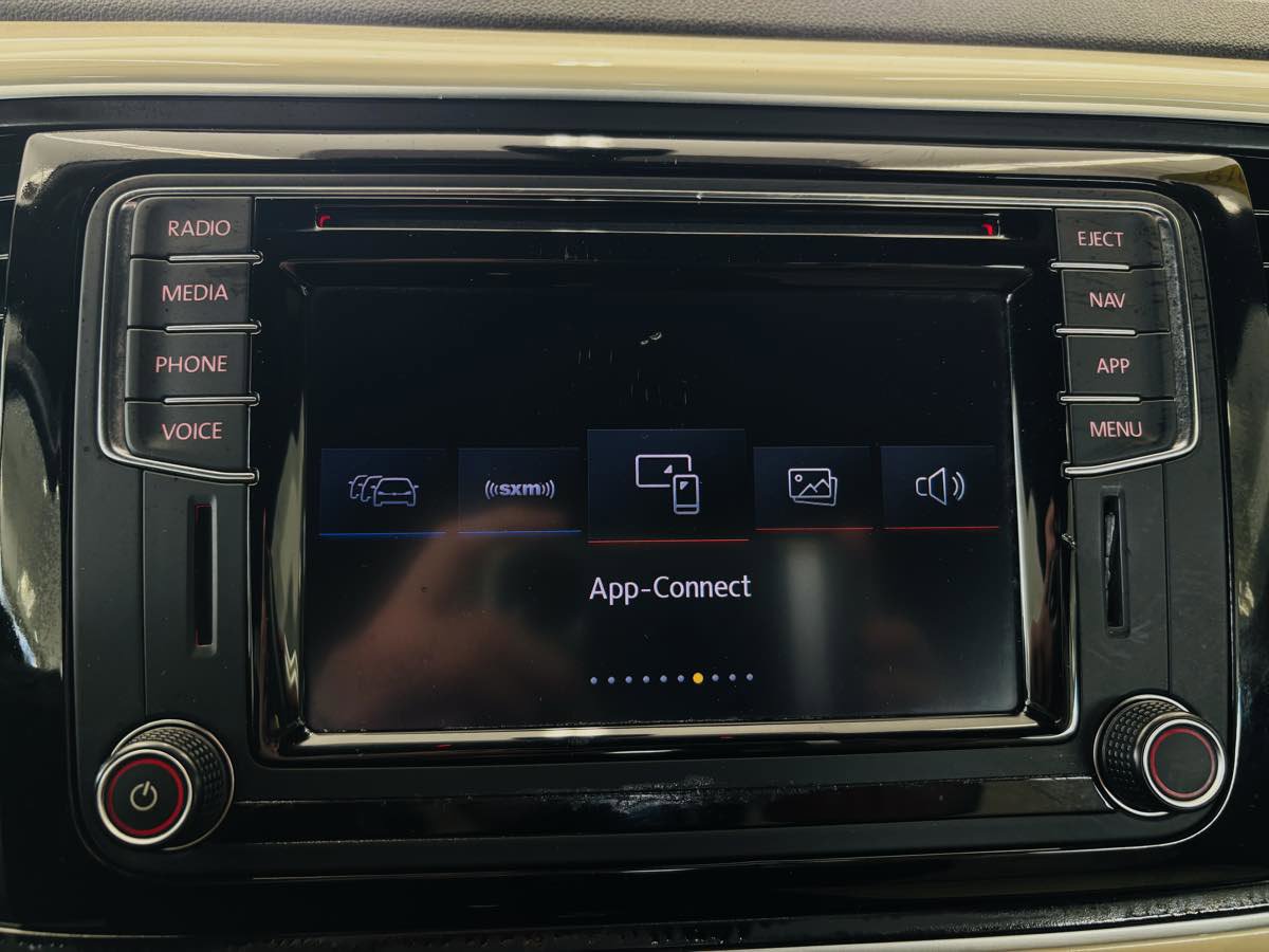 Used 2019 Volkswagen Beetle 2.0T Final Edition SEL FWD image 43