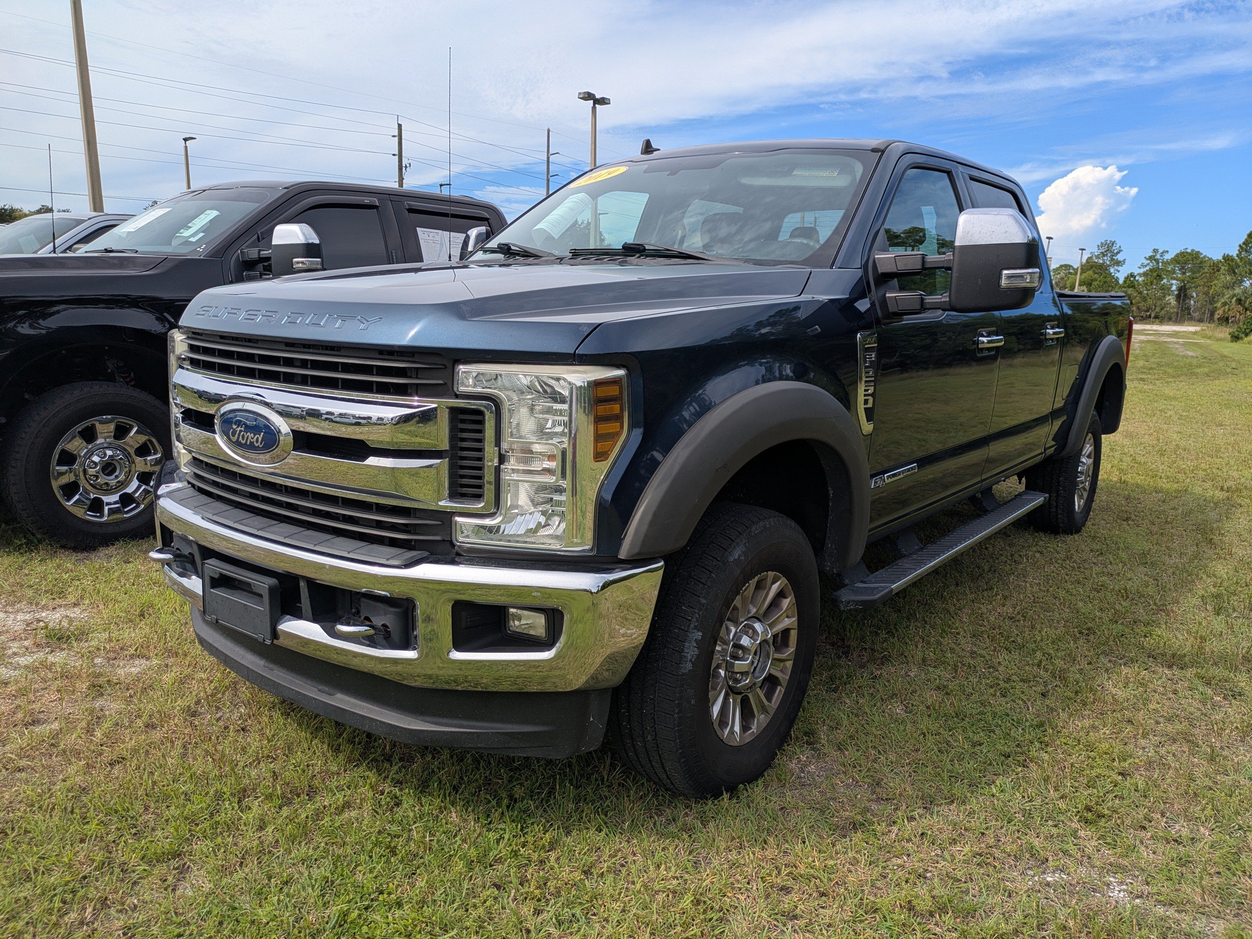 Used 2019 Ford F250 XLT w/ XLT Premium Package AWD/4WD image 4