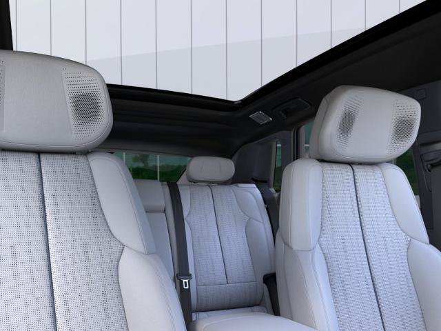 New 2027 Cadillac Lyriq Premium Luxury w/ LPO, Floor Liner Package AWD/4WD image 24