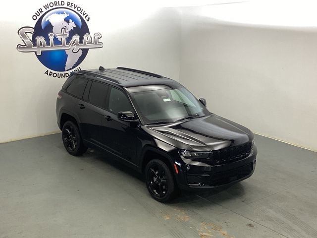 New 2025 Jeep Grand Cherokee Altitude image 13