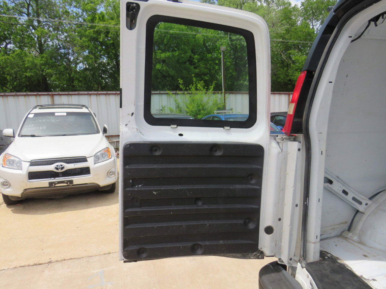 Used 2008 Chevrolet Express 1500 image 21
