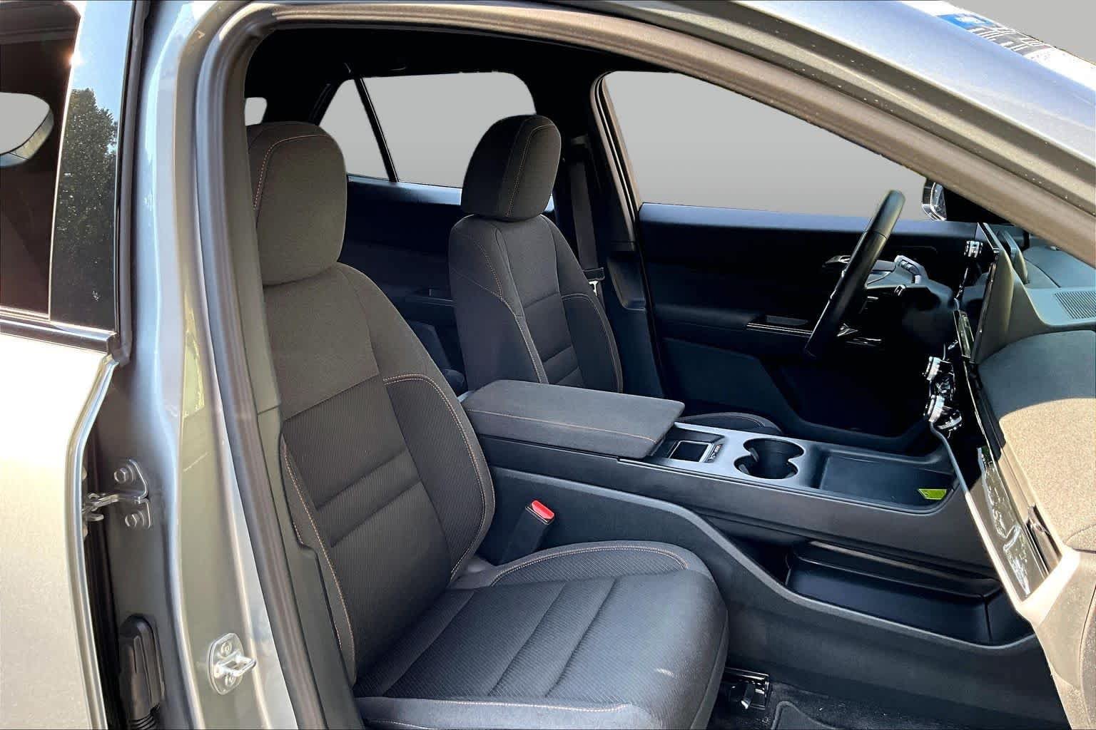 Used 2024 Honda Prologue EX image 8