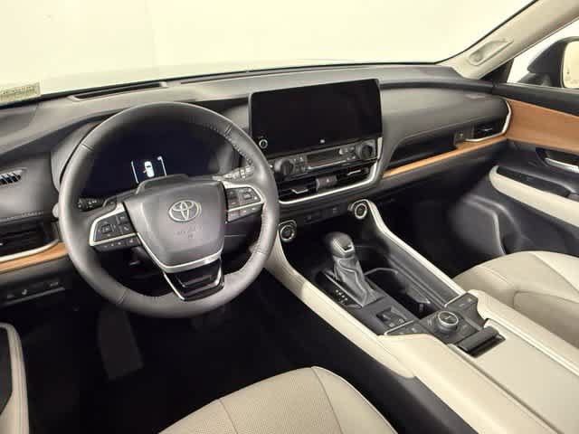 Used 2026 Toyota Grand Highlander AWD image 47