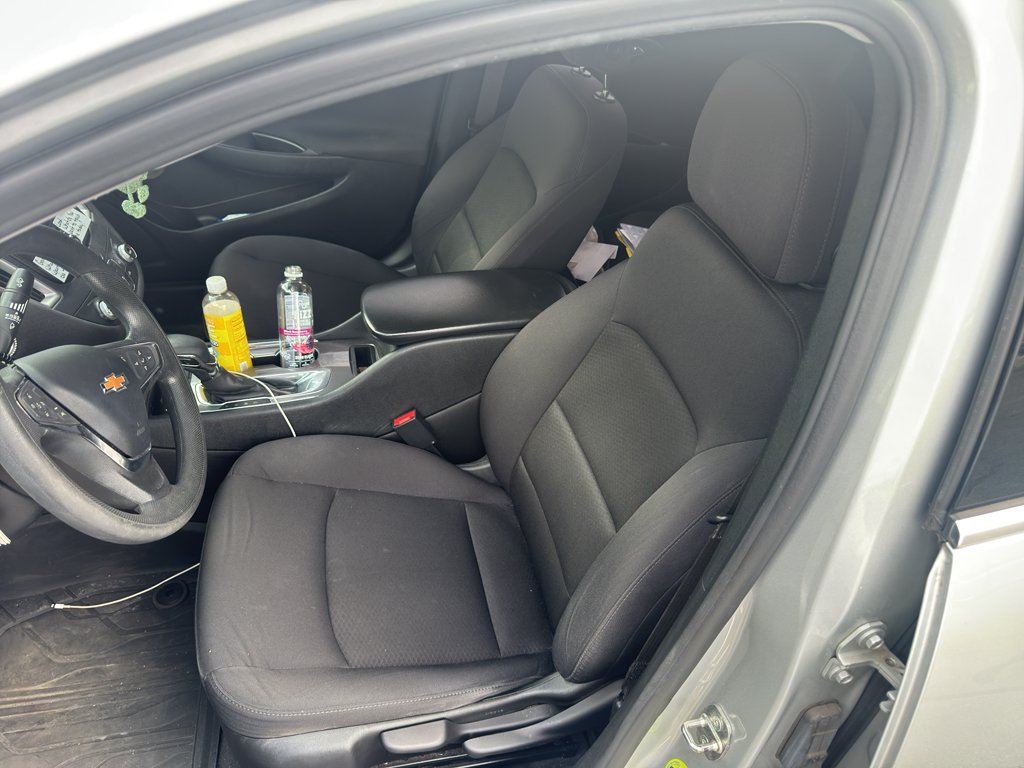 Used 2021 Chevrolet Malibu LS FWD image 9
