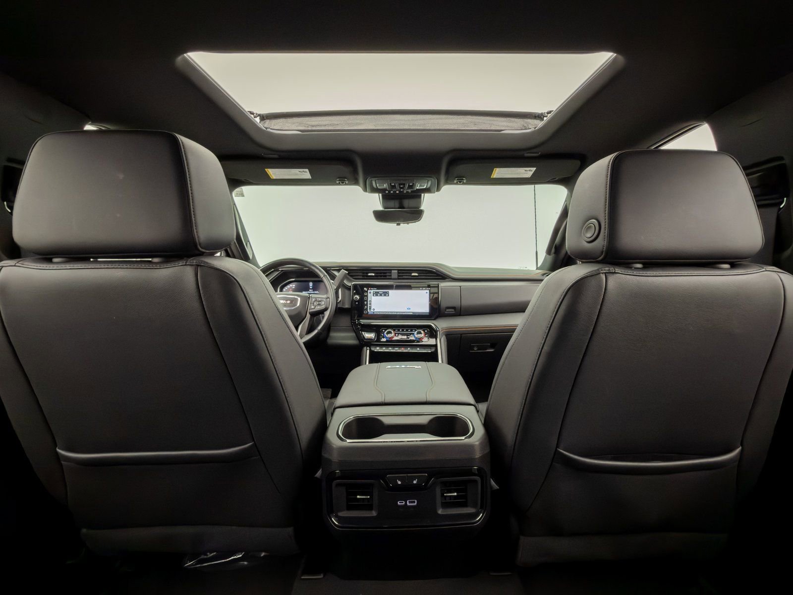 Used 2024 GMC Sierra 2500 AT4 w/ Technology Package image 9