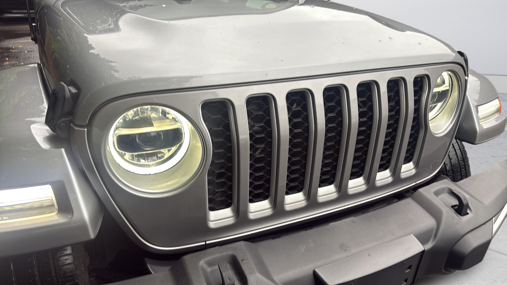 Used 2021 Jeep Wrangler Unlimited Sahara w/ Cold Weather Group AWD/4WD image 22