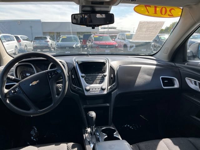 Used 2017 Chevrolet Equinox LS FWD image 10