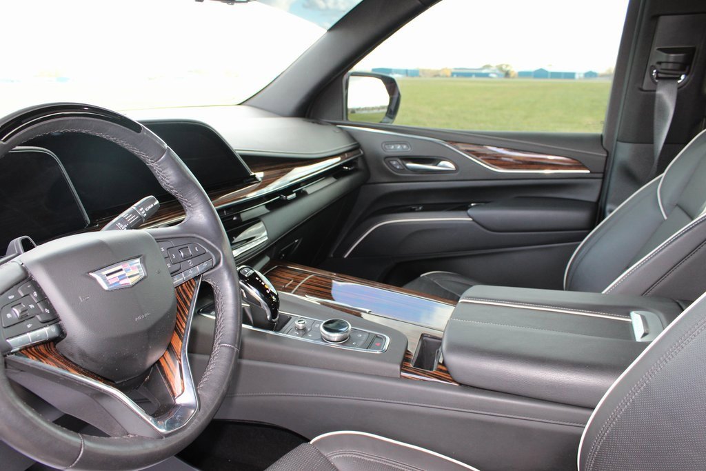 Used 2023 Cadillac Escalade Premium Luxury w/ Performance Package image 12