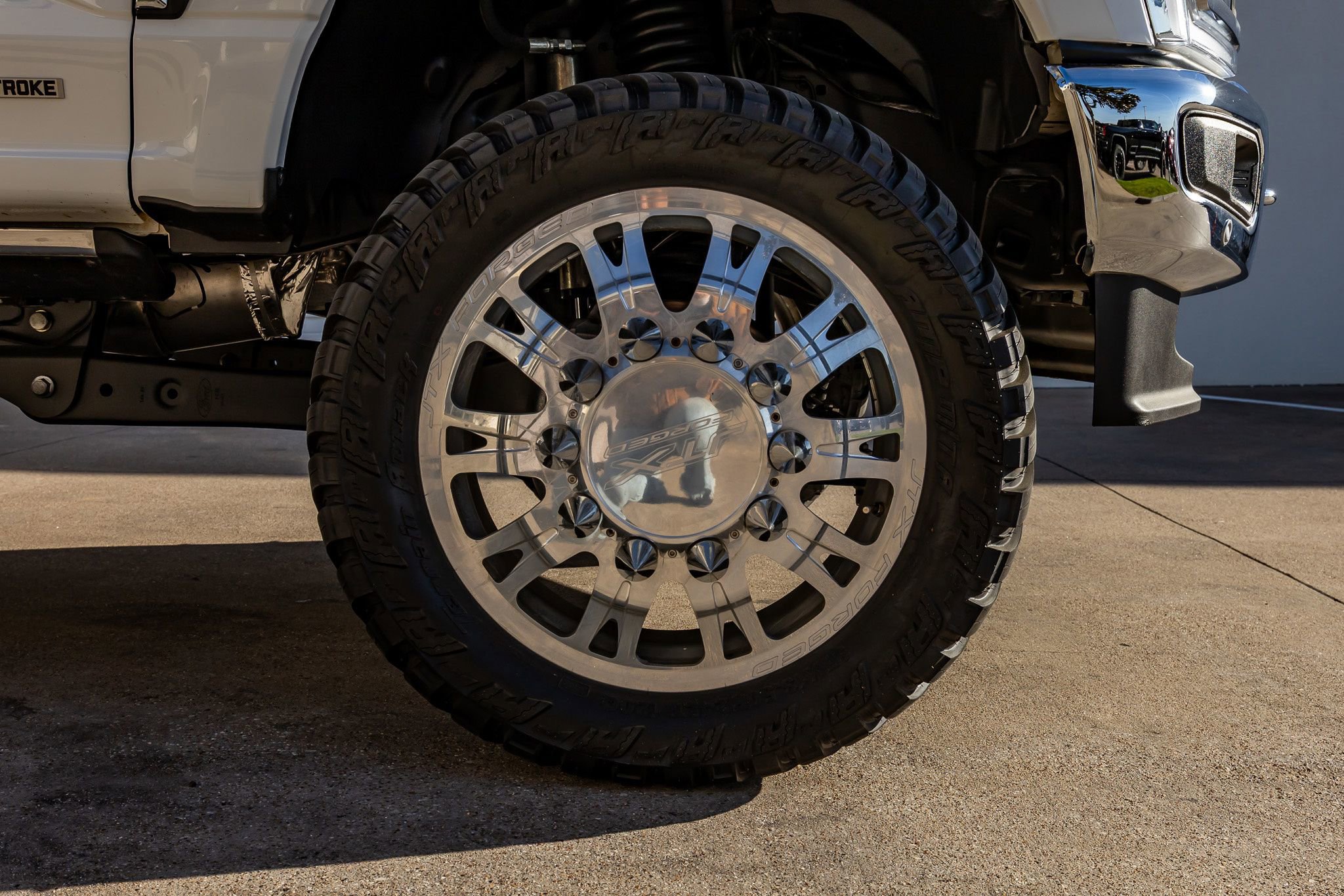 Used 2023 Ford F350 Lariat w/ Lariat Ultimate Package image 11