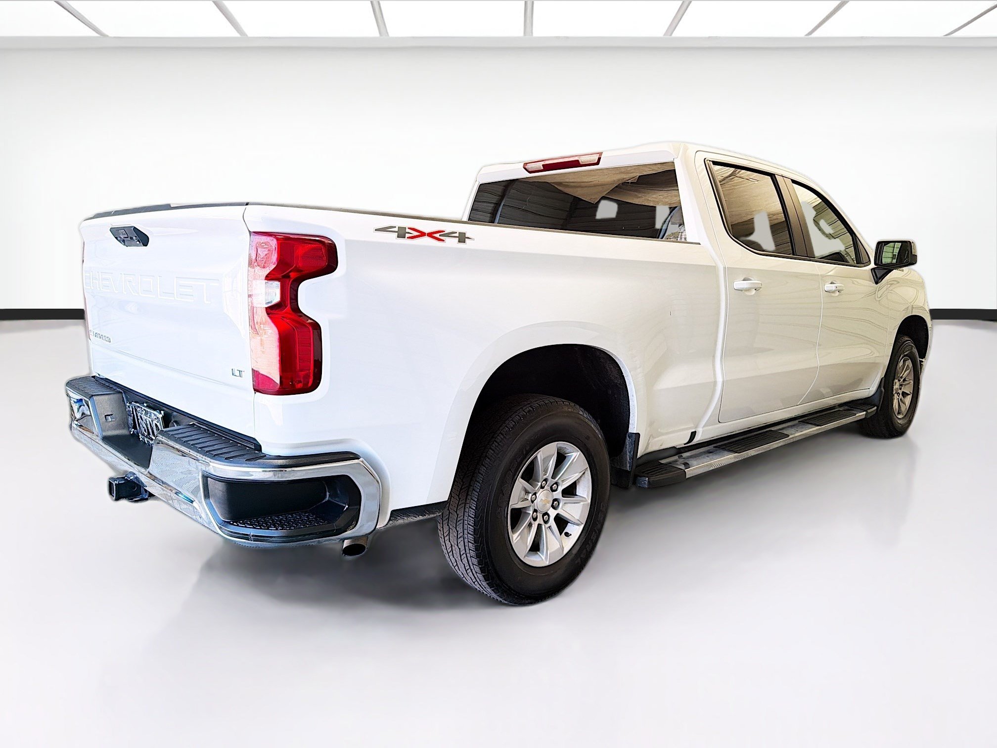 Used 2024 Chevrolet Silverado 1500 LT w/ Protection Package AWD/4WD image 4