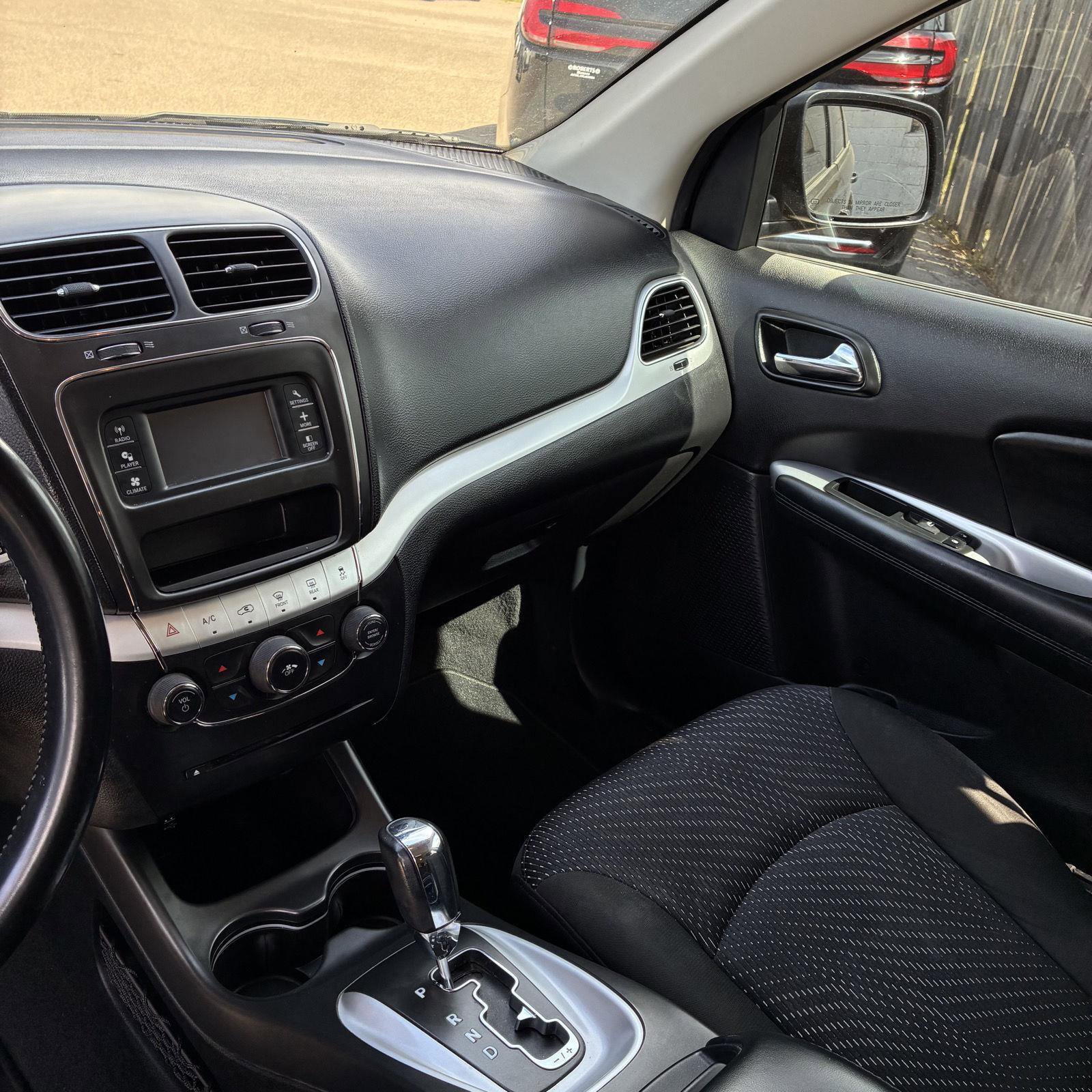 Used 2020 Dodge Journey SE w/ SE Popular Equipment Group image 8