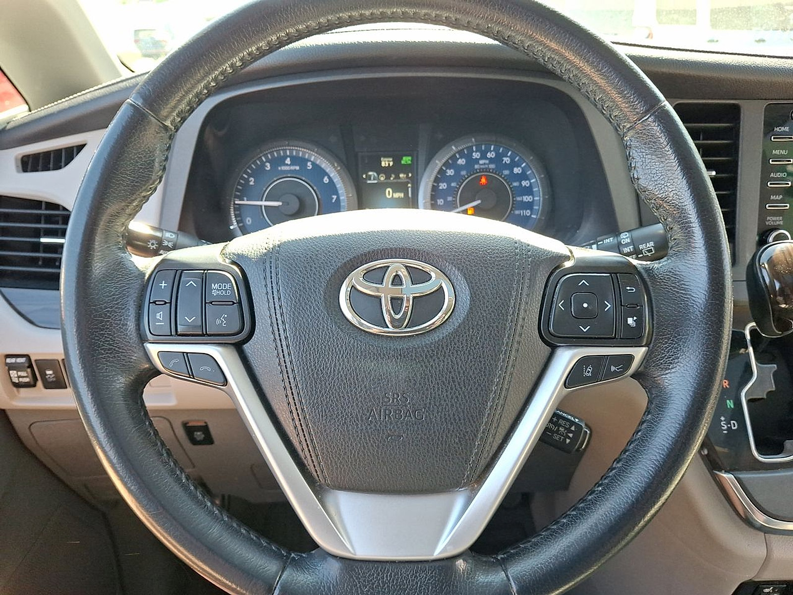 Used 2019 Toyota Sienna XLE w/ XLE Navigation Package FWD image 20