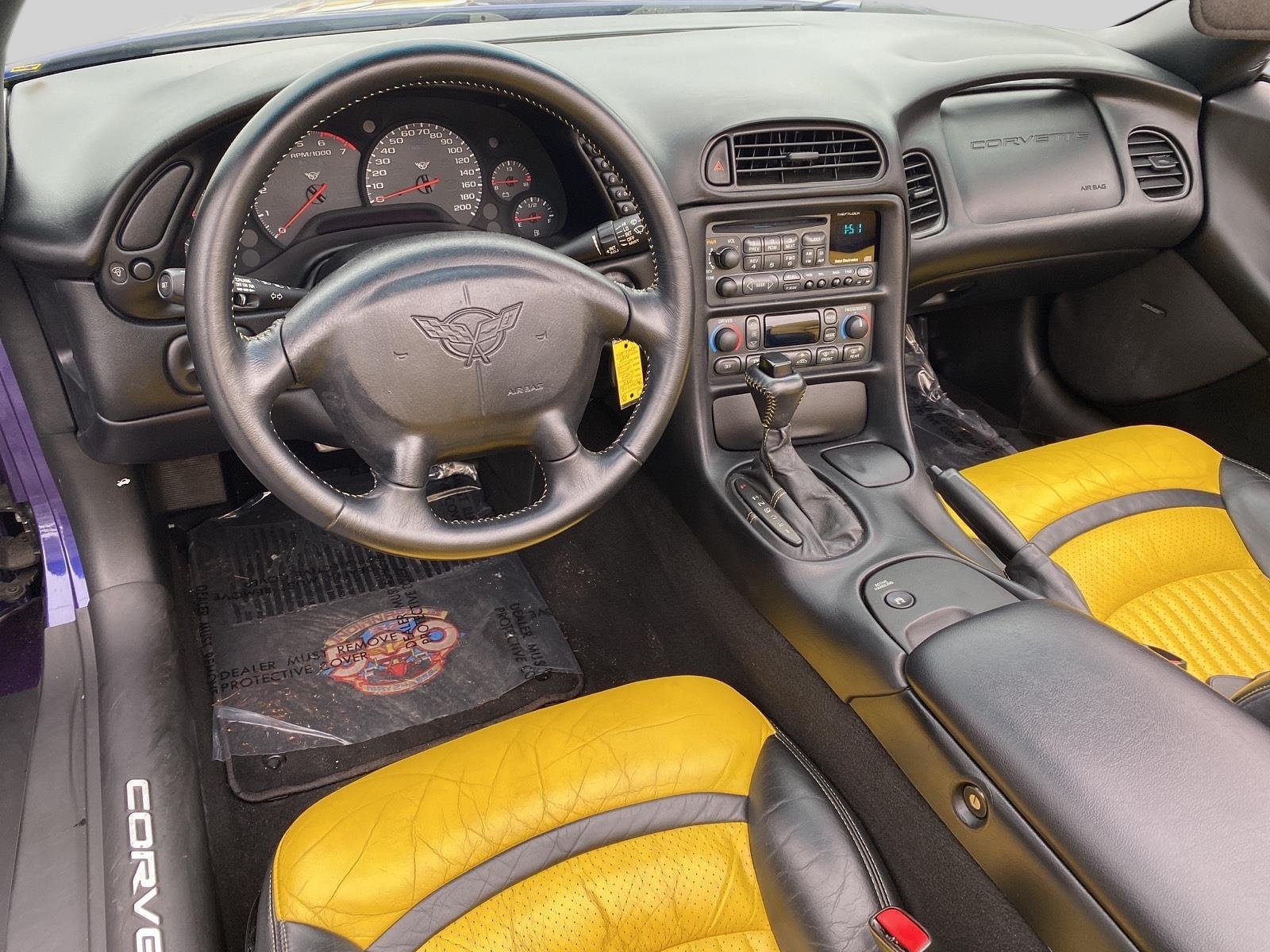 Used 1998 Chevrolet Corvette Convertible w/ Memory Pkg RWD image 10