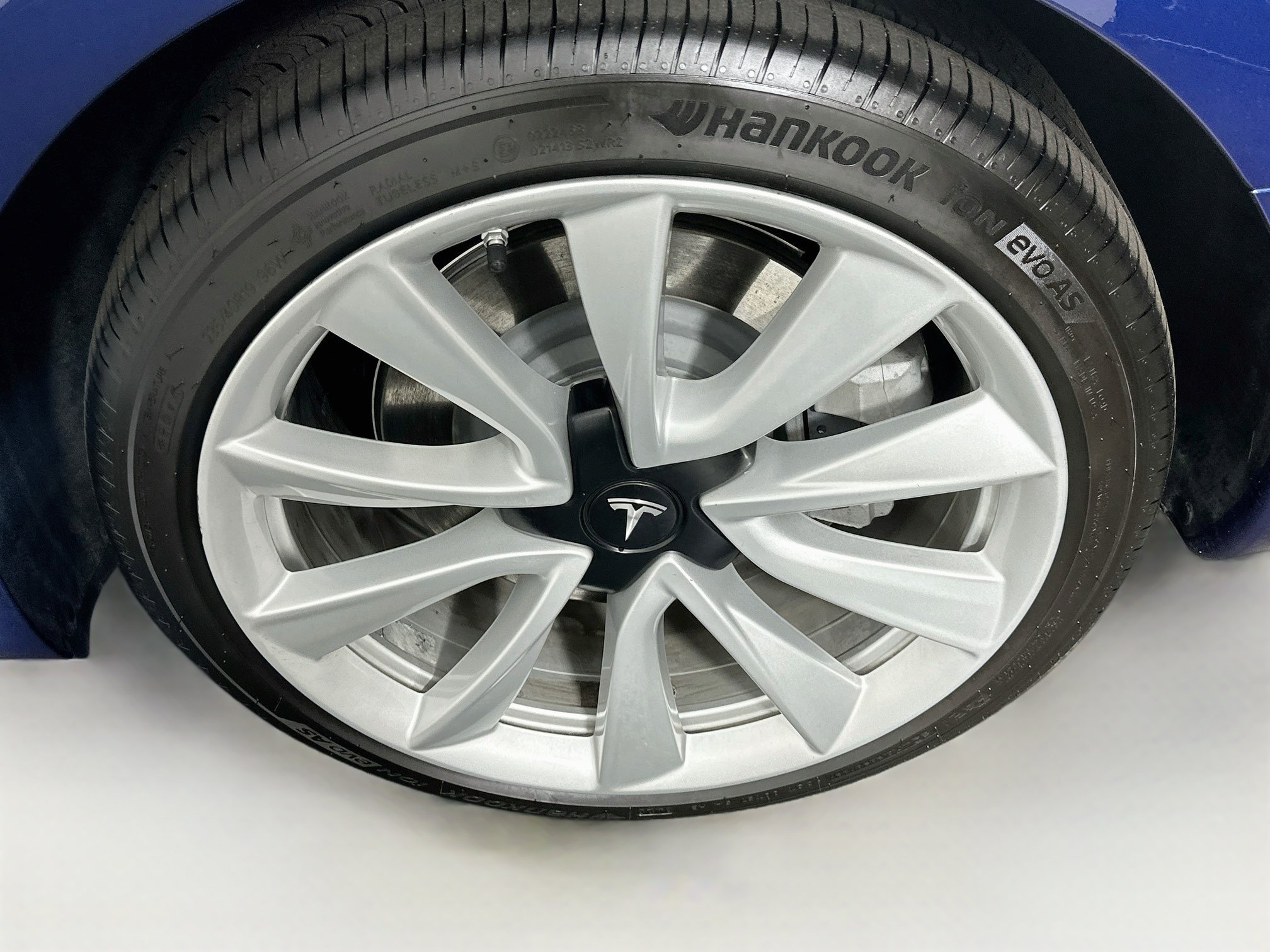 Used 2020 Tesla Model 3 Long Range AWD/4WD image 11