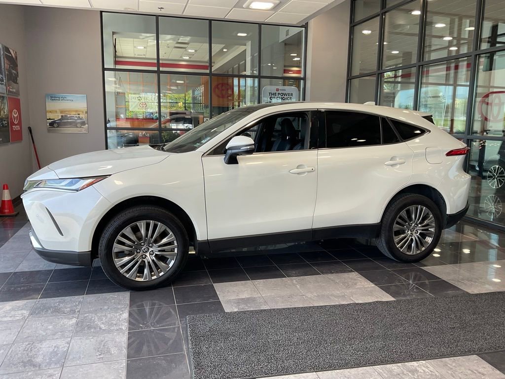 Used 2022 Toyota Venza Limited w/ Advanced Technology Package AWD/4WD image 3