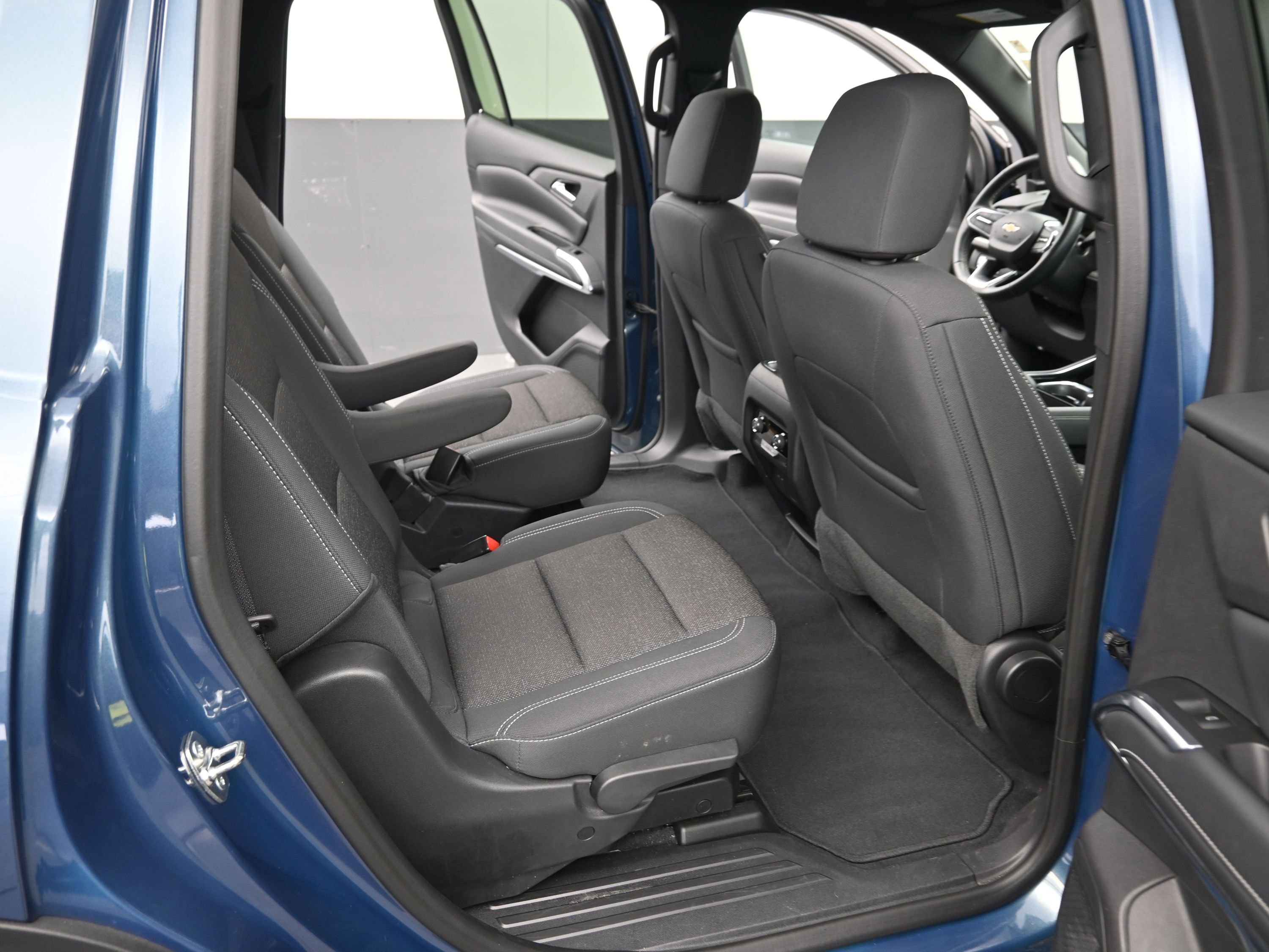 Used 2025 Chevrolet Traverse LT image 20