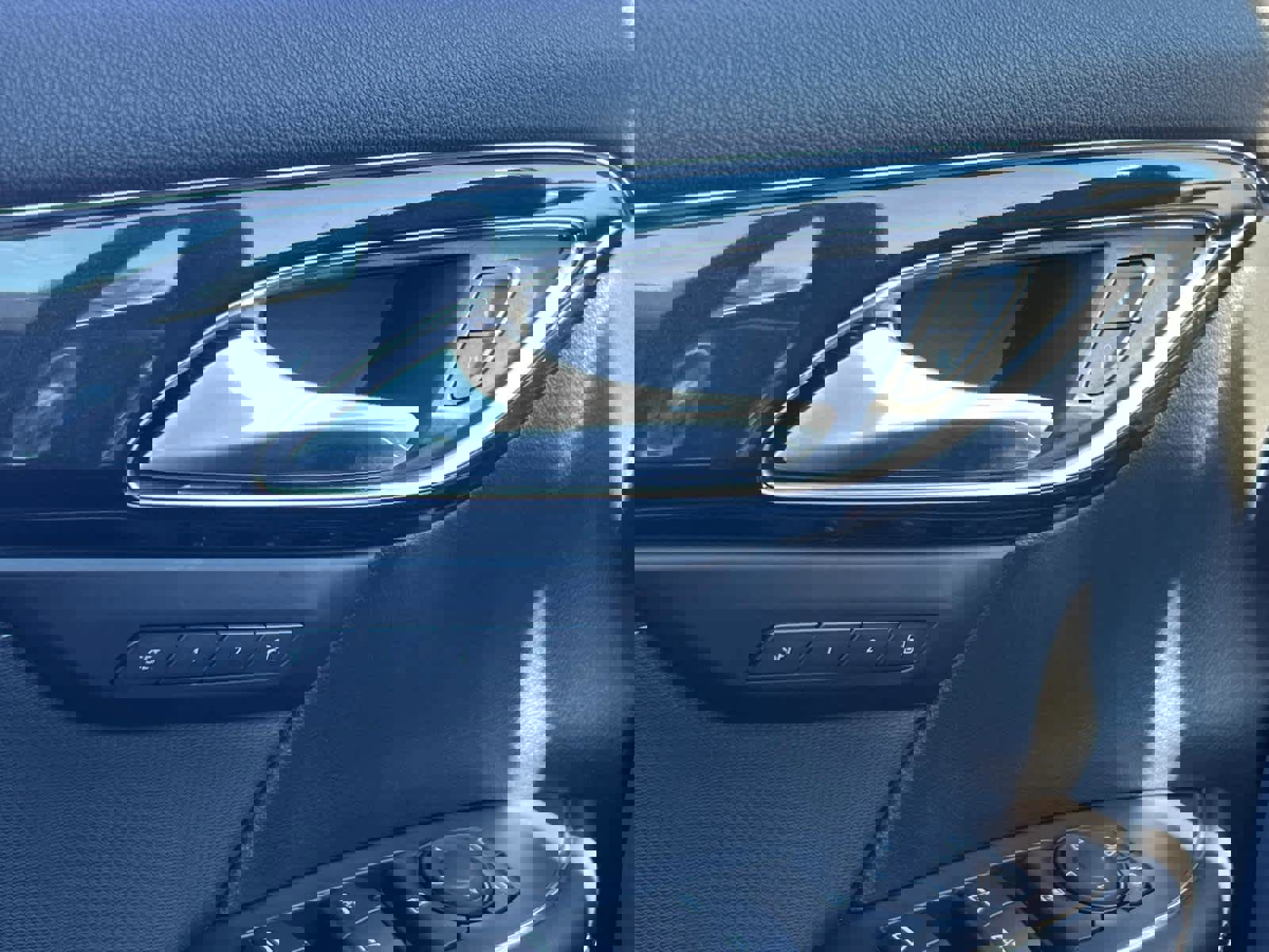 Certified 2025 Buick Envision Preferred image 24