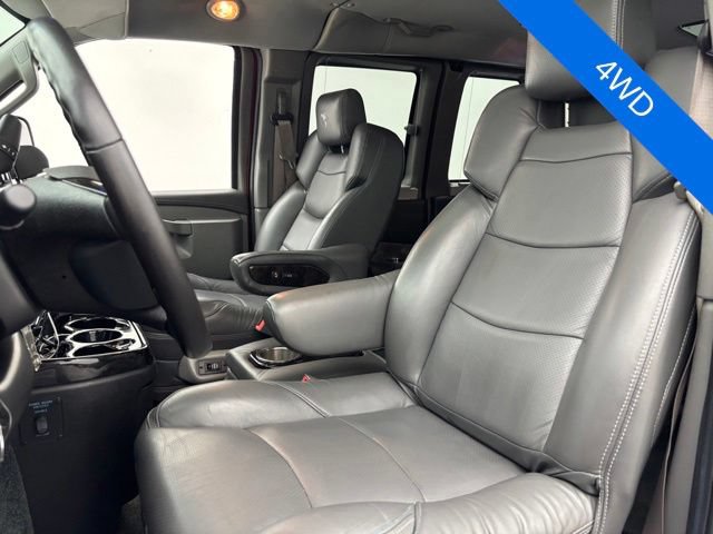 Used 2020 Chevrolet Express 2500 Extended w/ Enhanced Convenience Package RWD image 17