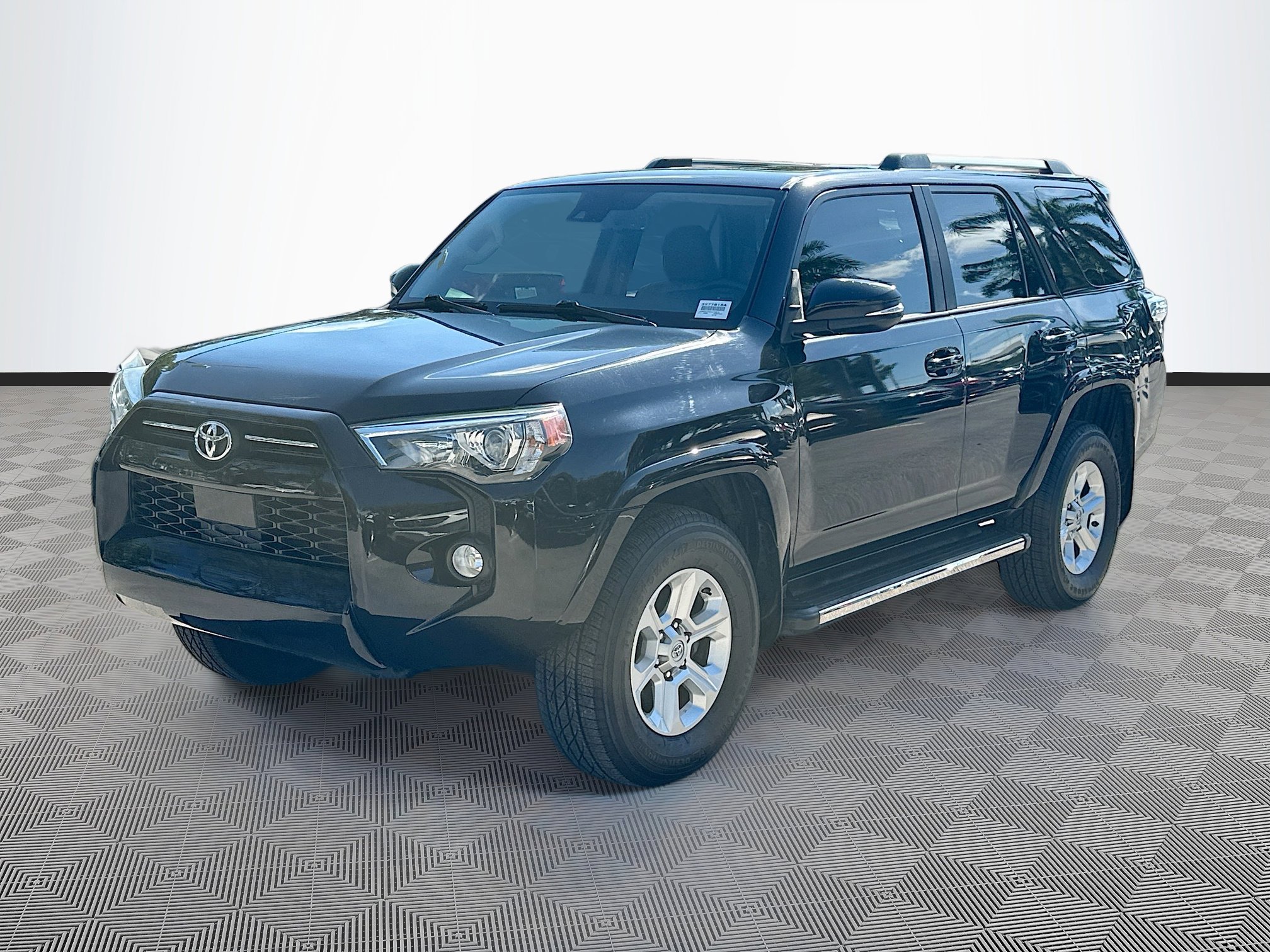 Used 2020 Toyota 4Runner SR5 image 3