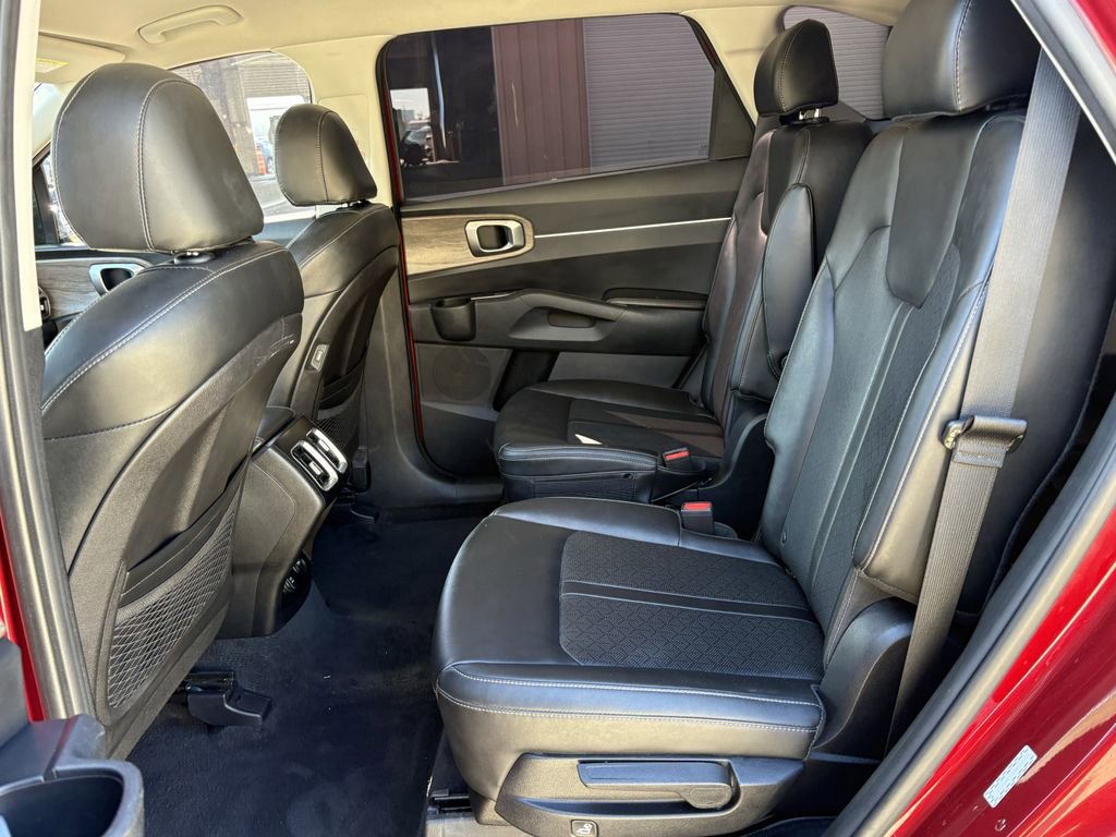 Used 2022 Kia Sorento EX image 23
